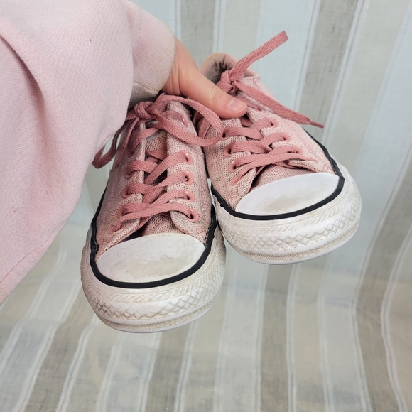 Converse‎ Low Tops Tennis Shoes Sneakers Pink Size 7 - Picture 3 of 9